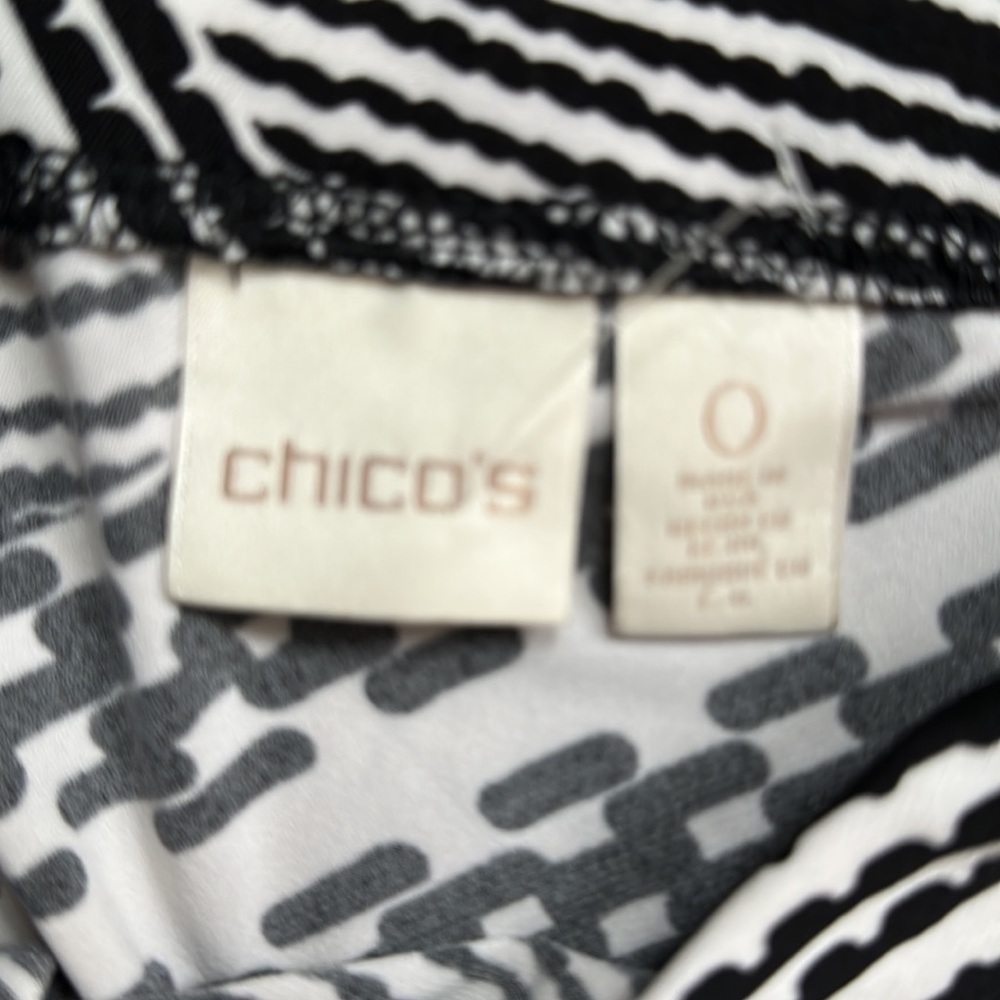 Chicos skirt size 0 or size small black and white patterned - Picture 8 of 9